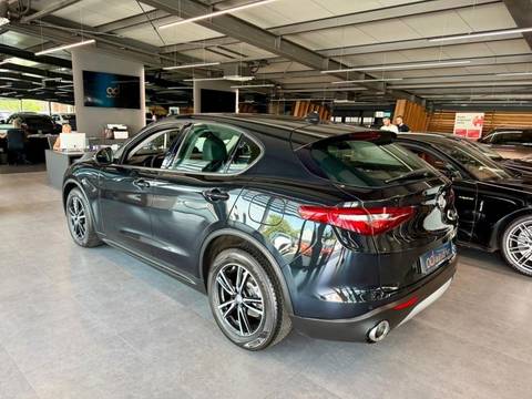 2017 Alfa Romeo Stelvio — sličica 5