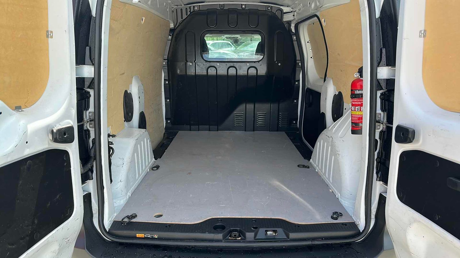 2022 Renault Express — fotografija 12