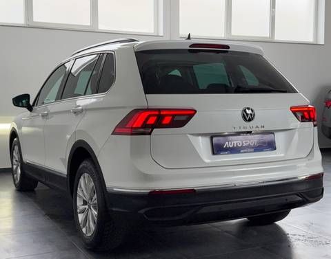 2021 Volkswagen Tiguan — sličica 6