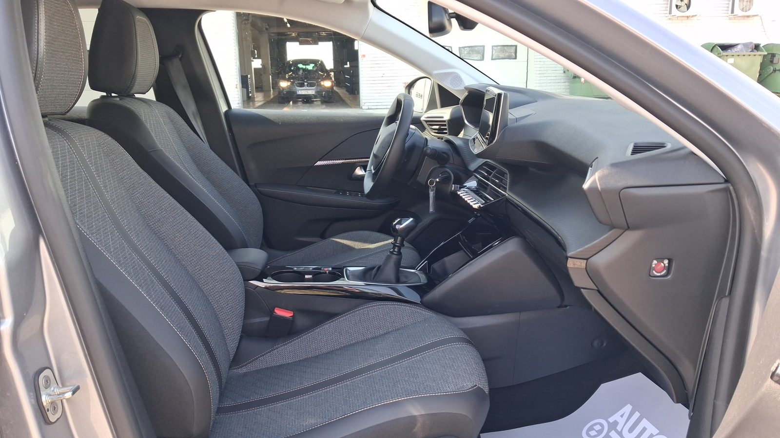 2025 Peugeot 208 — fotografija 9