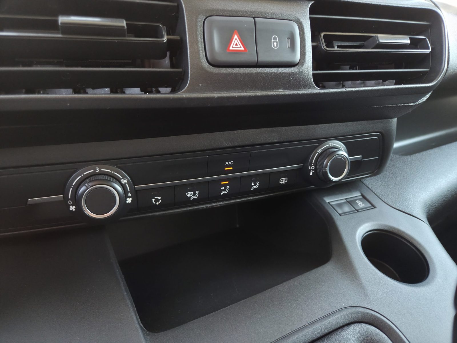 2021 Opel Combo — fotografija 11