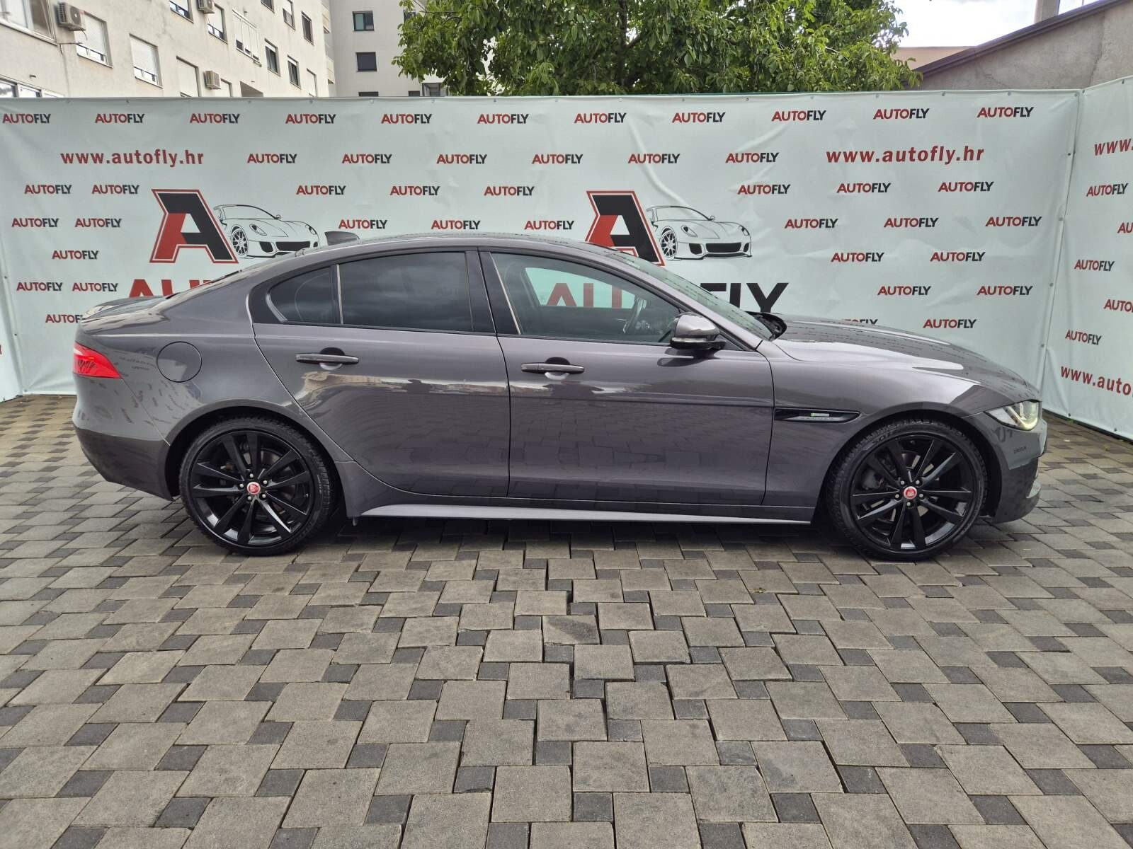 2017 Jaguar XE — fotografija 5