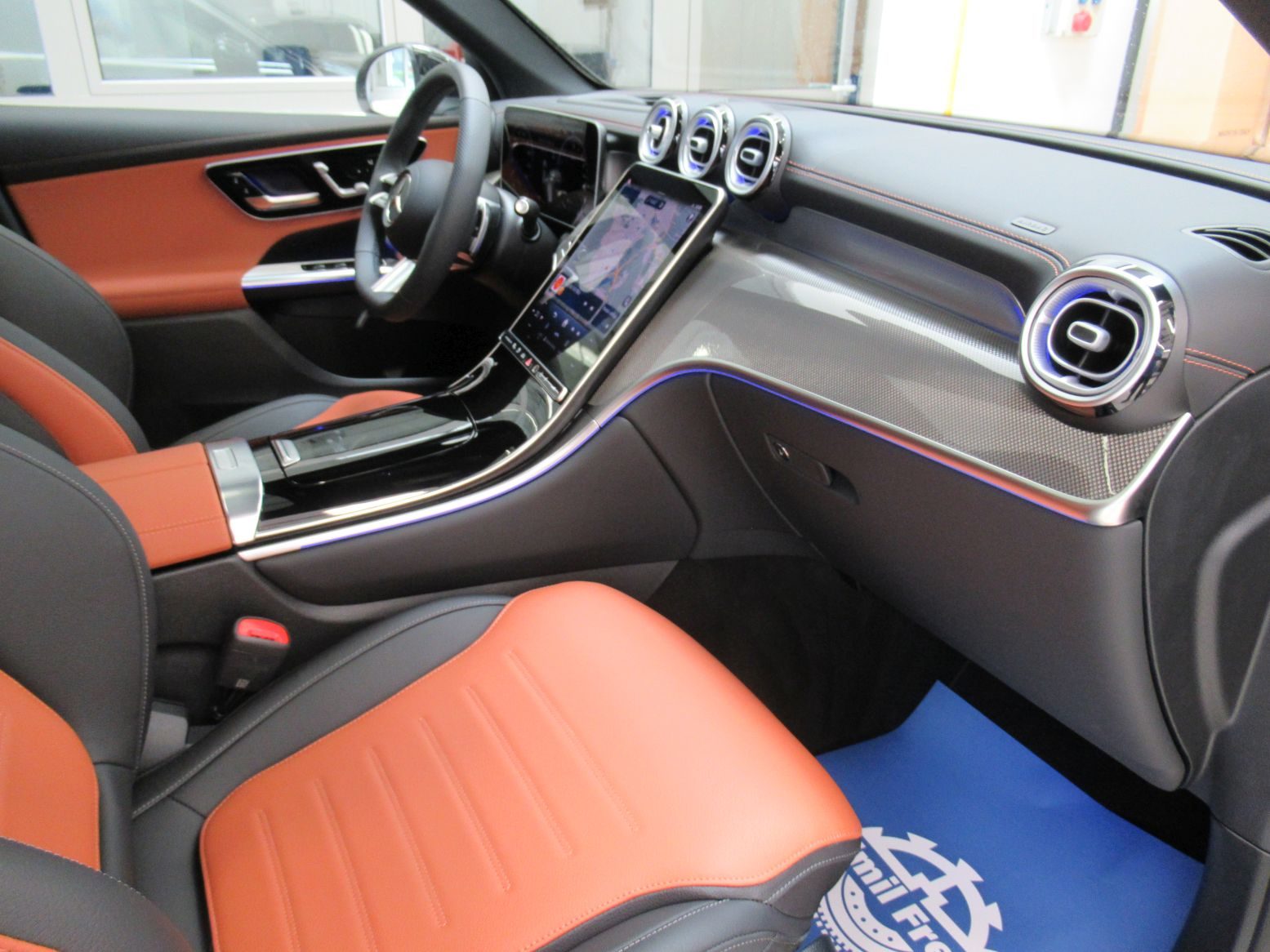 2025 Mercedes-Benz GLC AMG Line — fotografija 10