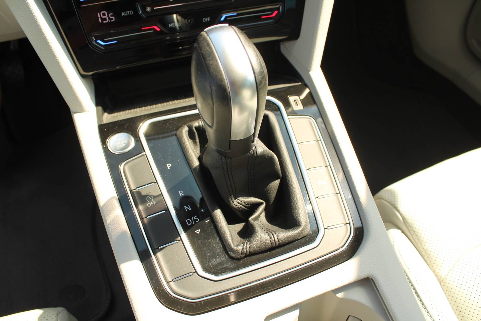 2020 Volkswagen Passat Variant — fotografija 20