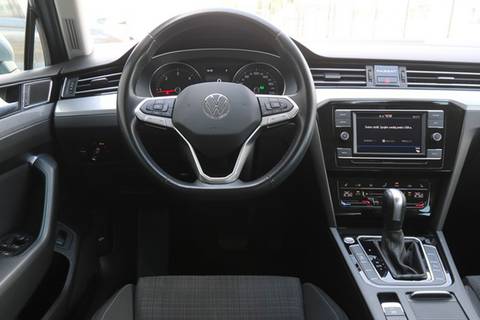2021 Volkswagen Passat — sličica 10