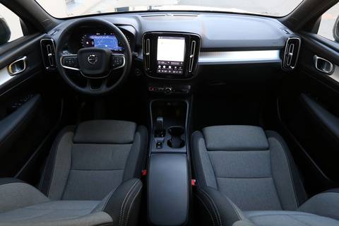 2026 Volvo XC40 — sličica 5
