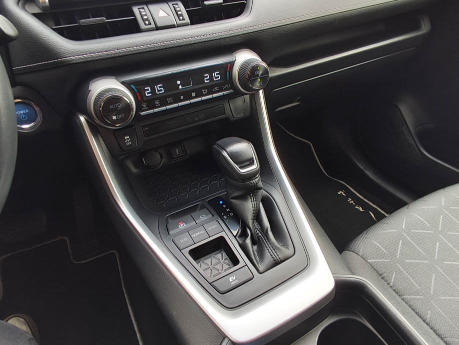 2021 Toyota RAV4 — fotografija 23
