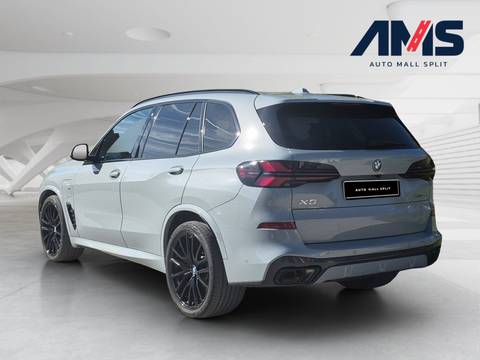 2023 BMW X5 — sličica 3