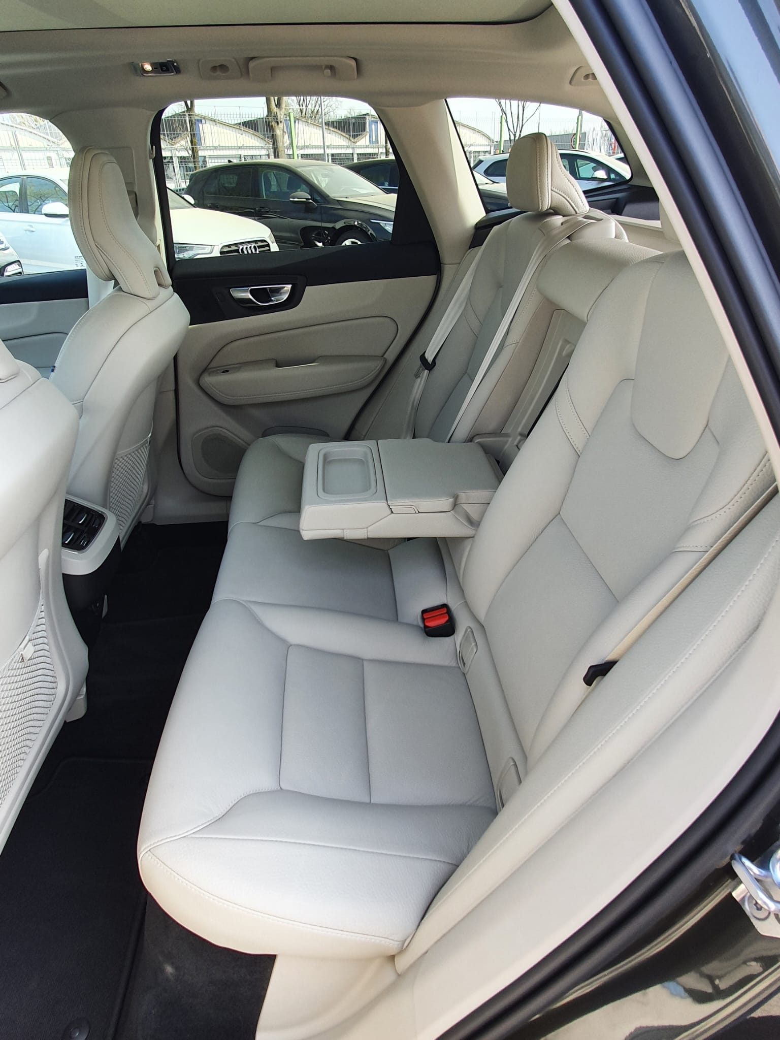2021 Volvo XC60 — fotografija 11