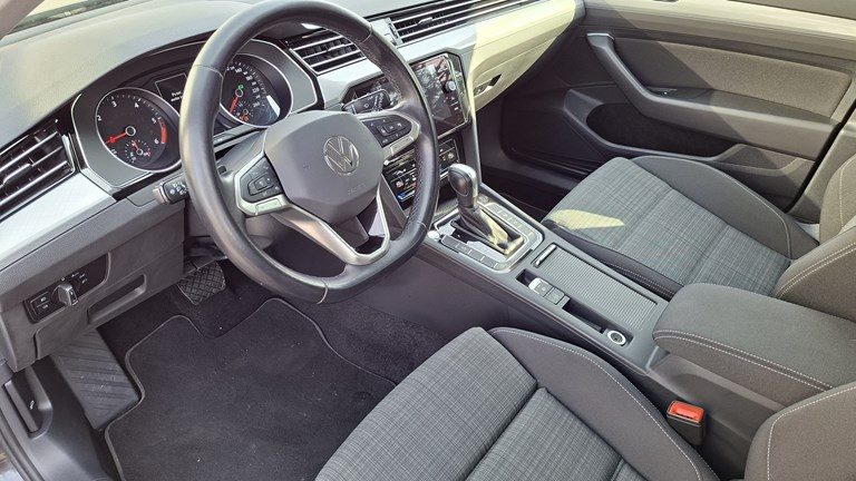 2021 Volkswagen Passat — fotografija 5