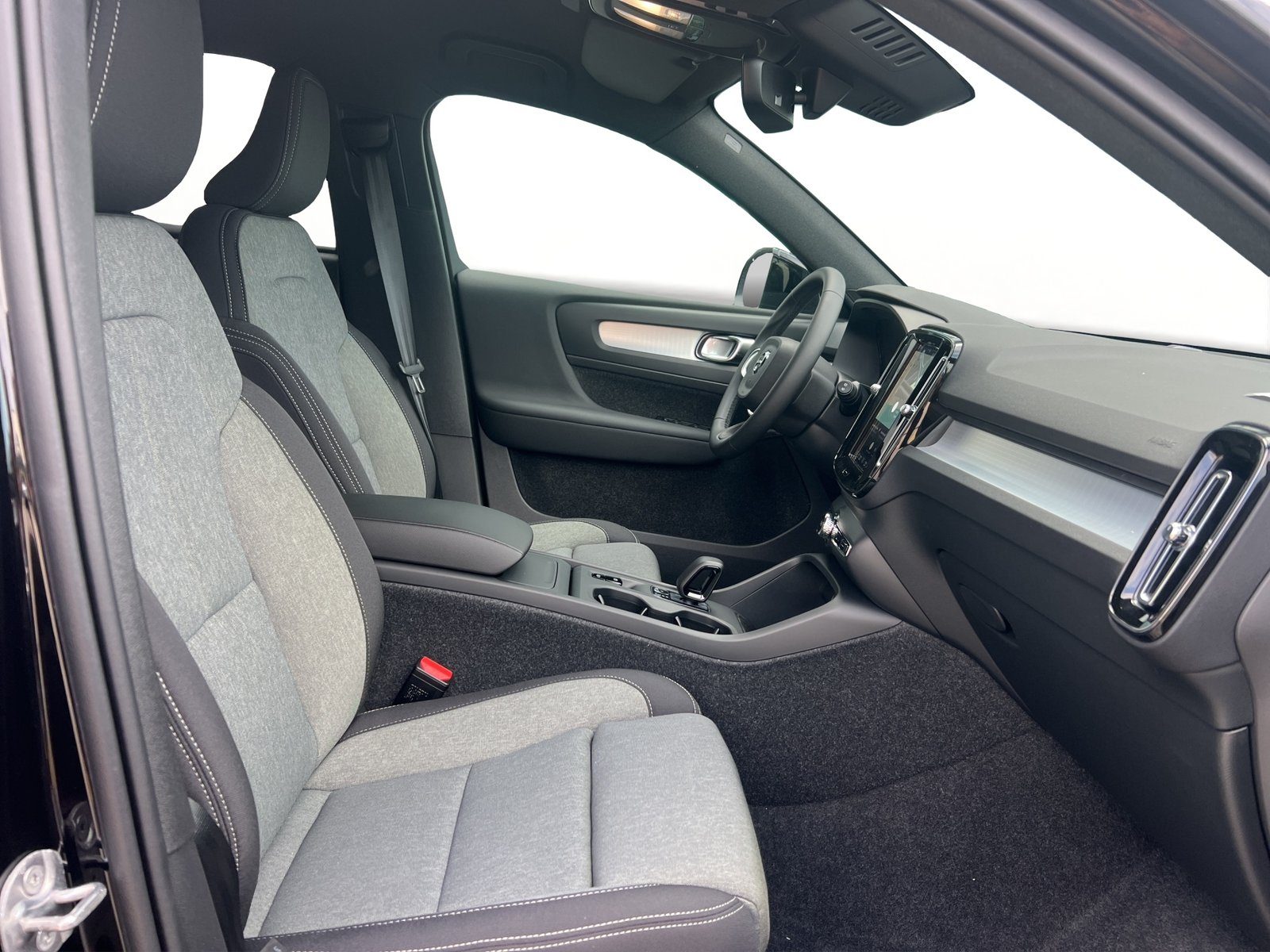 2026 Volvo XC40 — fotografija 16