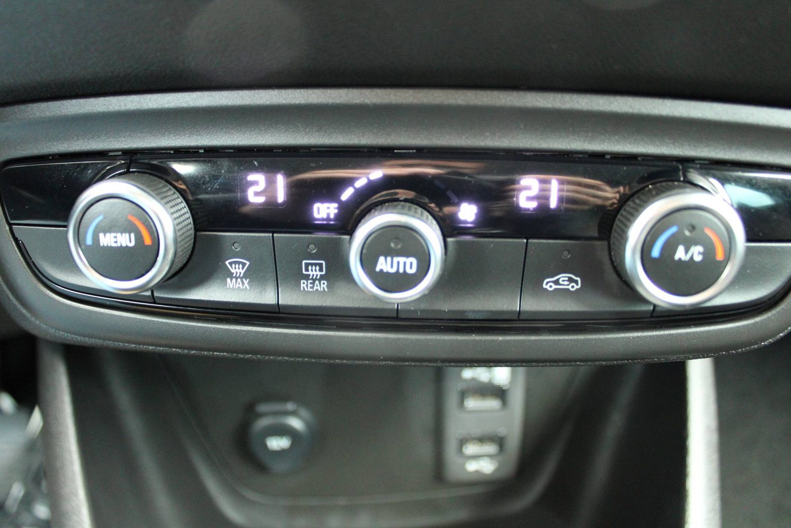 2023 Opel Crossland X — fotografija 18