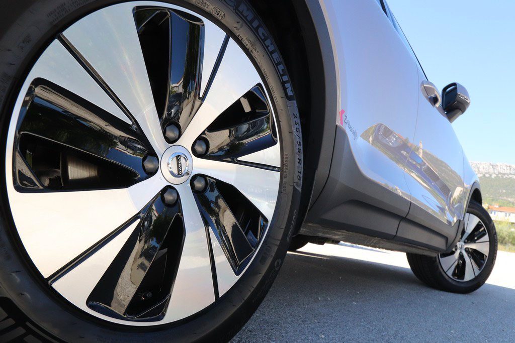 2026 Volvo XC40 — fotografija 19