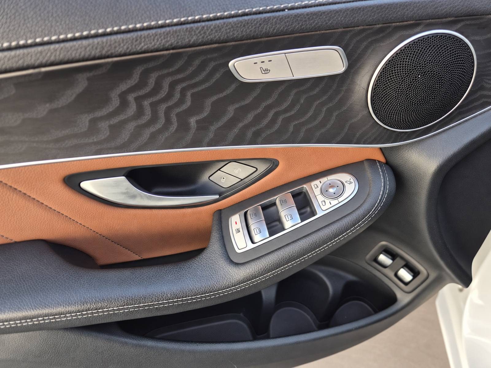 2019 Mercedes-Benz GLC — fotografija 21