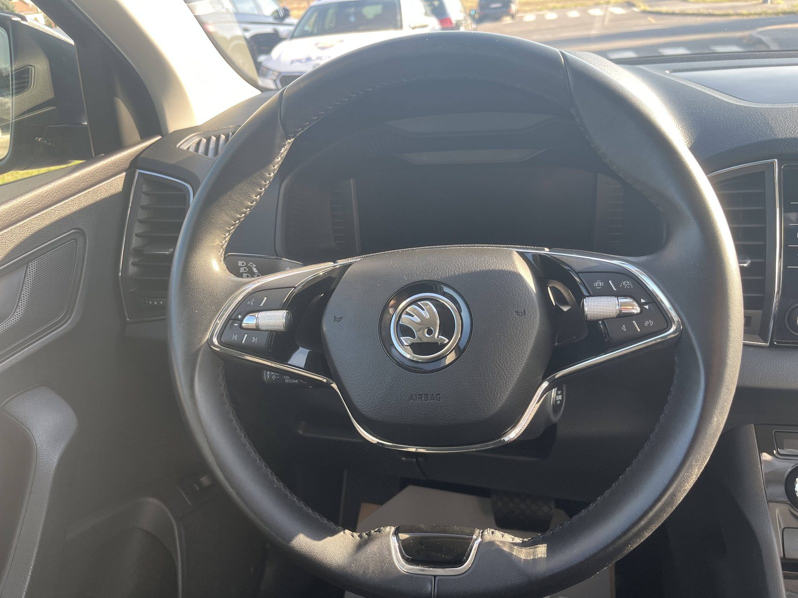 2023 Škoda Karoq — fotografija 27