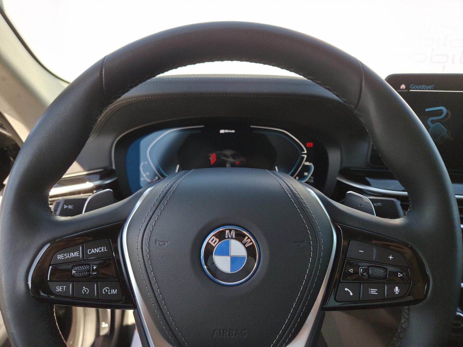 2022 BMW Serija 5 — fotografija 13