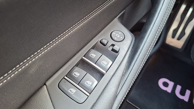 2023 BMW Serija 5 — fotografija 17