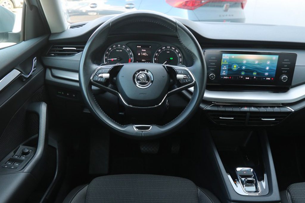 2021 Škoda Octavia — fotografija 10