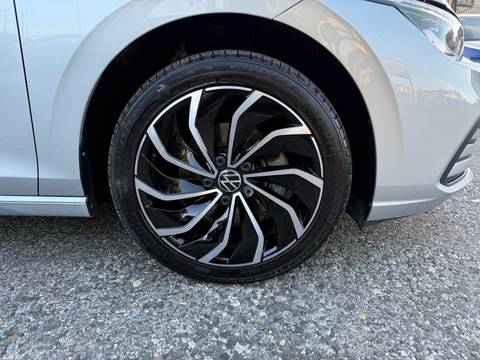 2023 Volkswagen Golf — sličica 10