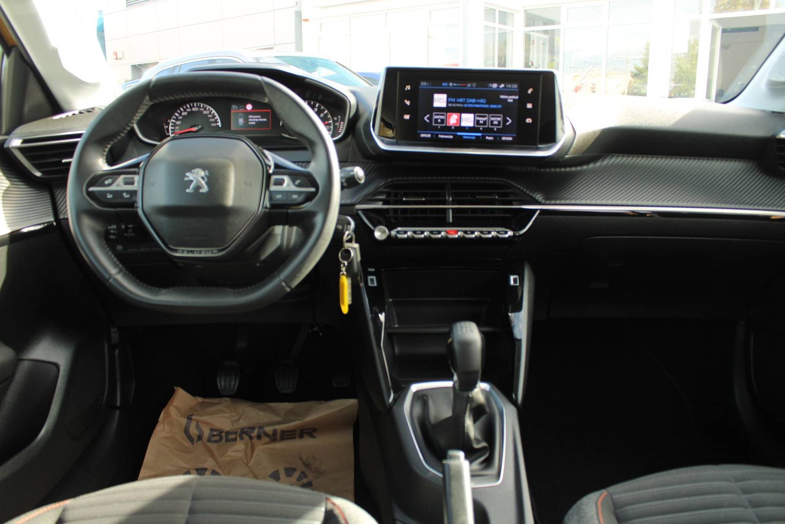 2022 Peugeot 208 — fotografija 12