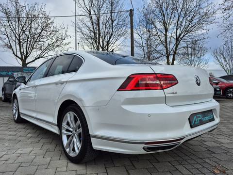 2018 Volkswagen Passat — sličica 4