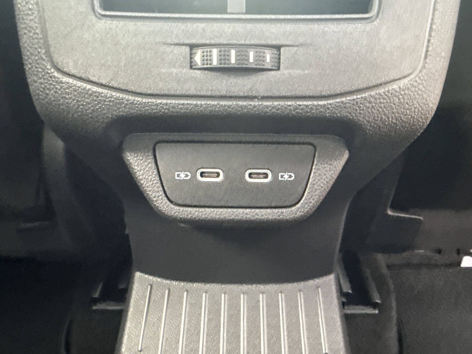2023 Volkswagen T-Roc — fotografija 22