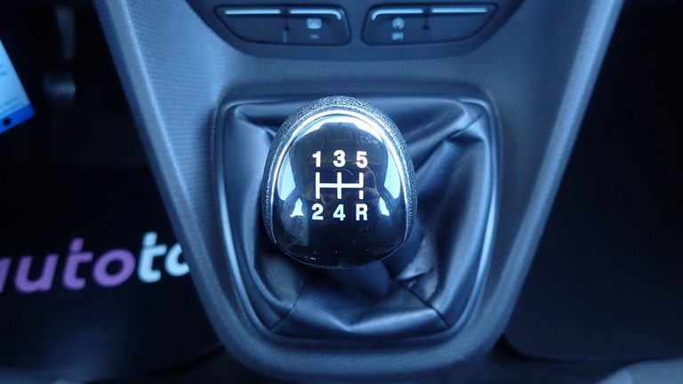 2016 Ford Tourneo — fotografija 13