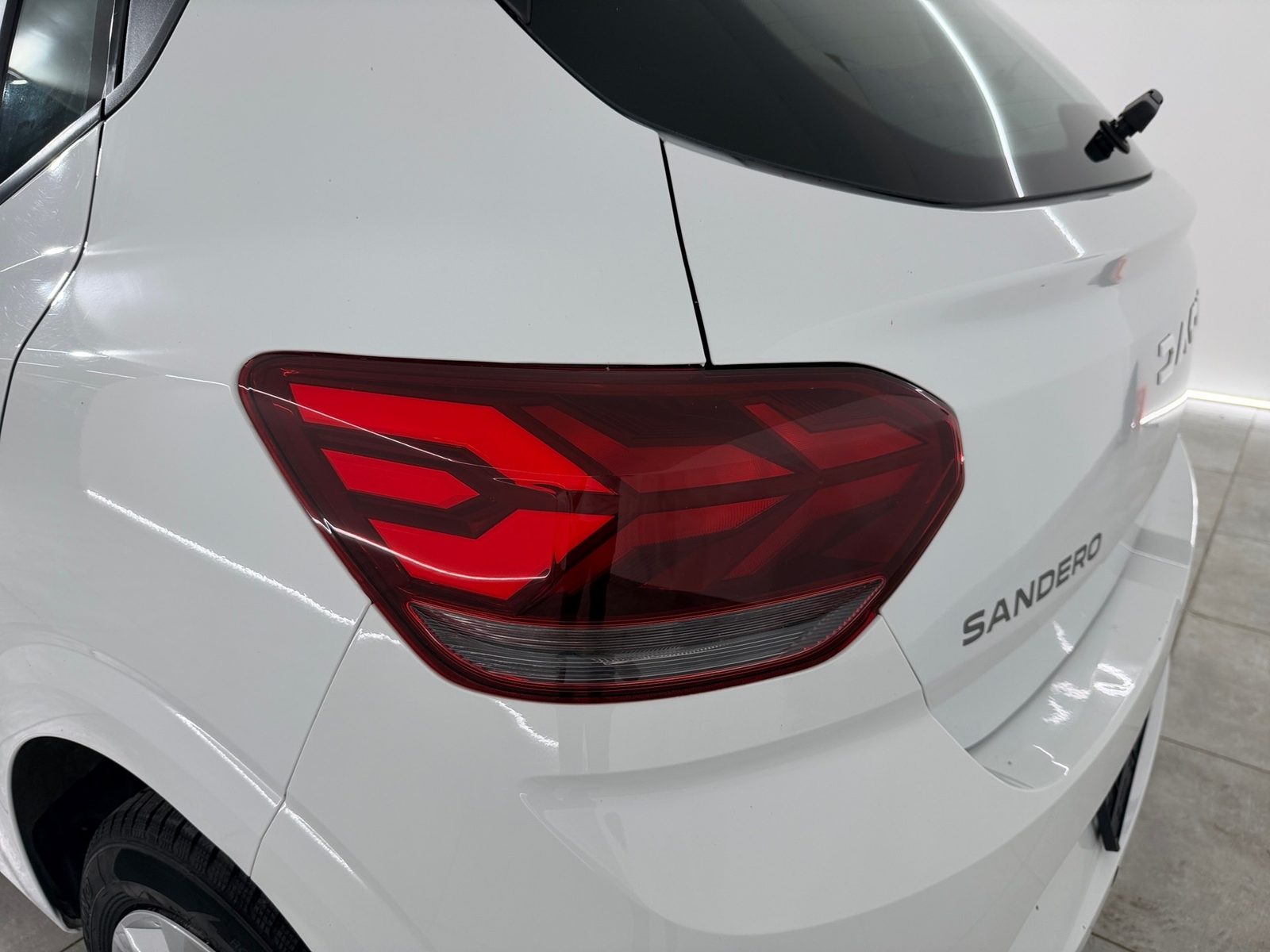 2023 Dacia Sandero — fotografija 13