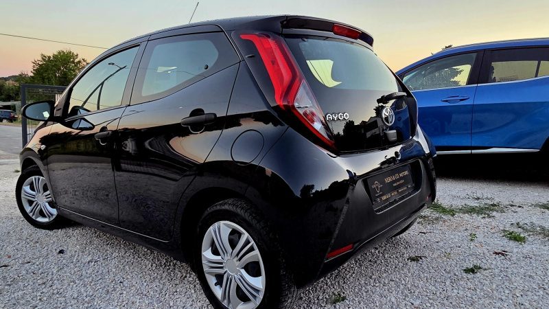 2022 Toyota Aygo — fotografija 10