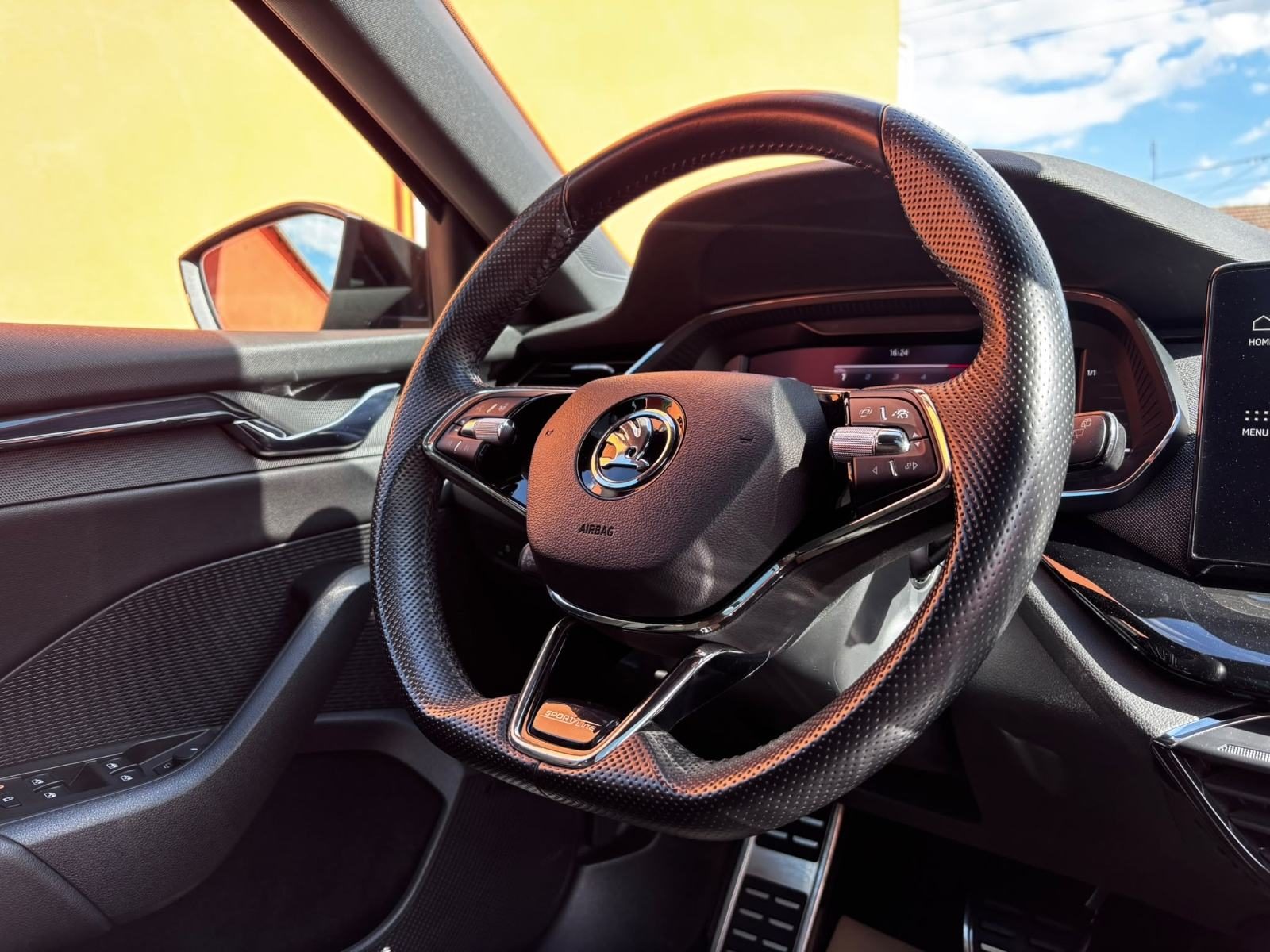 2022 Škoda Octavia Combi — fotografija 6