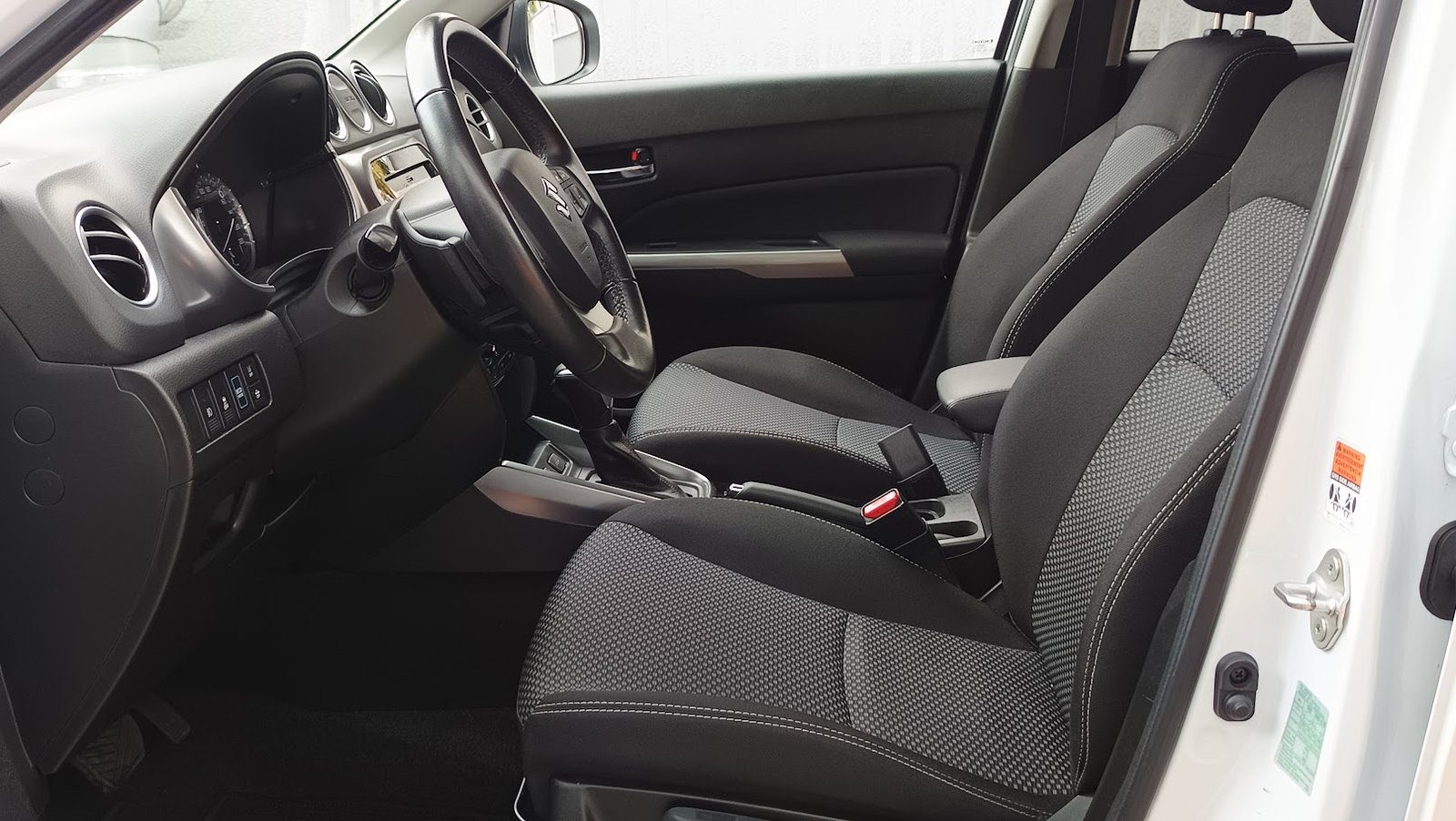 2023 Suzuki Vitara — fotografija 11