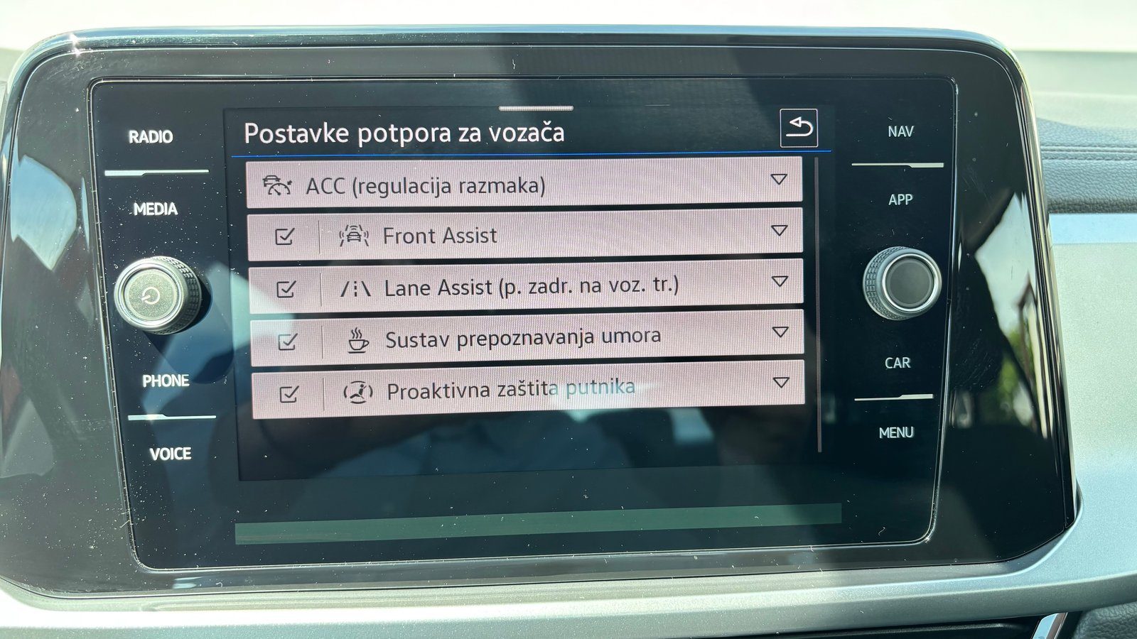 2022 Volkswagen T-Roc — fotografija 15