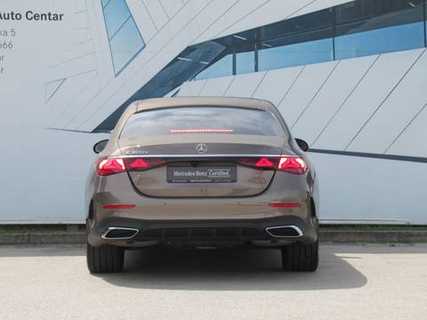 2025 Mercedes-Benz E-klasa AMG Line — sličica 7