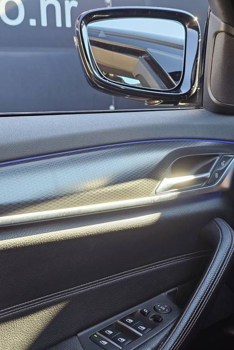 2021 BMW Serija 5 — sličica 12