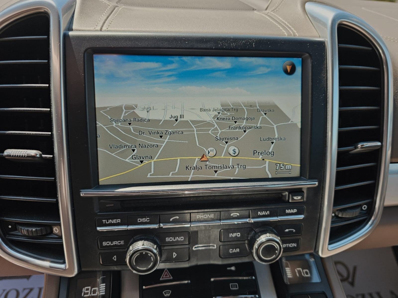 2011 Porsche Cayenne — fotografija 13