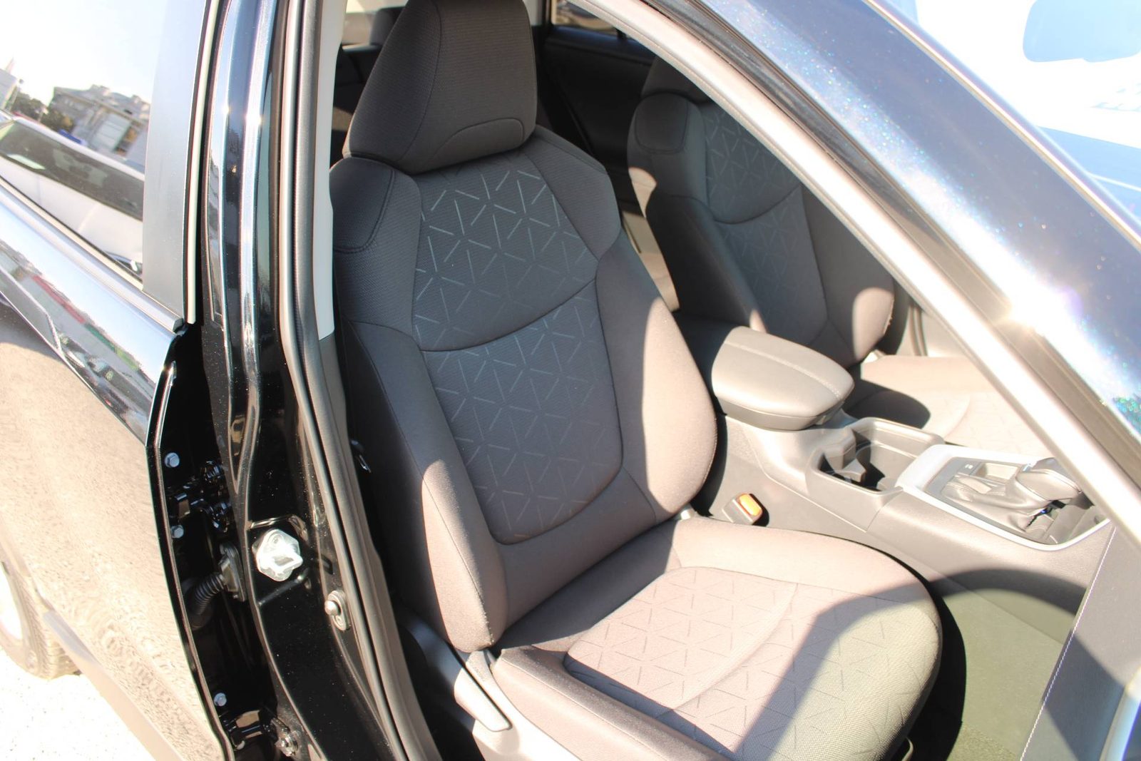 2022 Toyota RAV4 — fotografija 13
