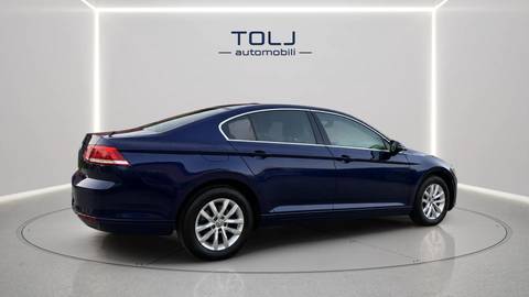 2019 Volkswagen Passat — sličica 5