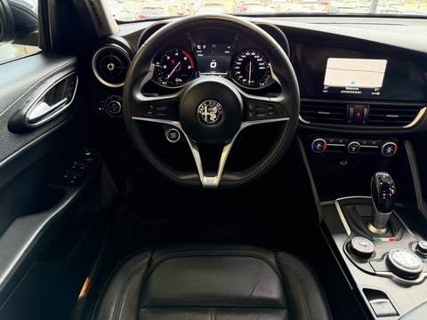 2016 Alfa Romeo Giulia — sličica 8