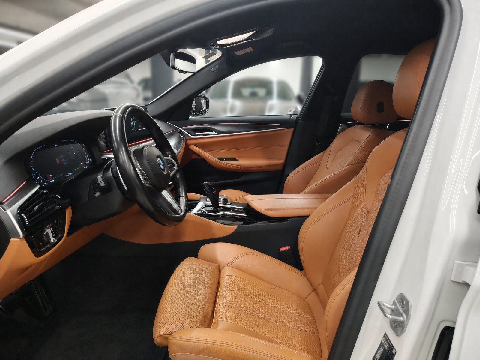 2021 BMW Serija 5 — fotografija 15