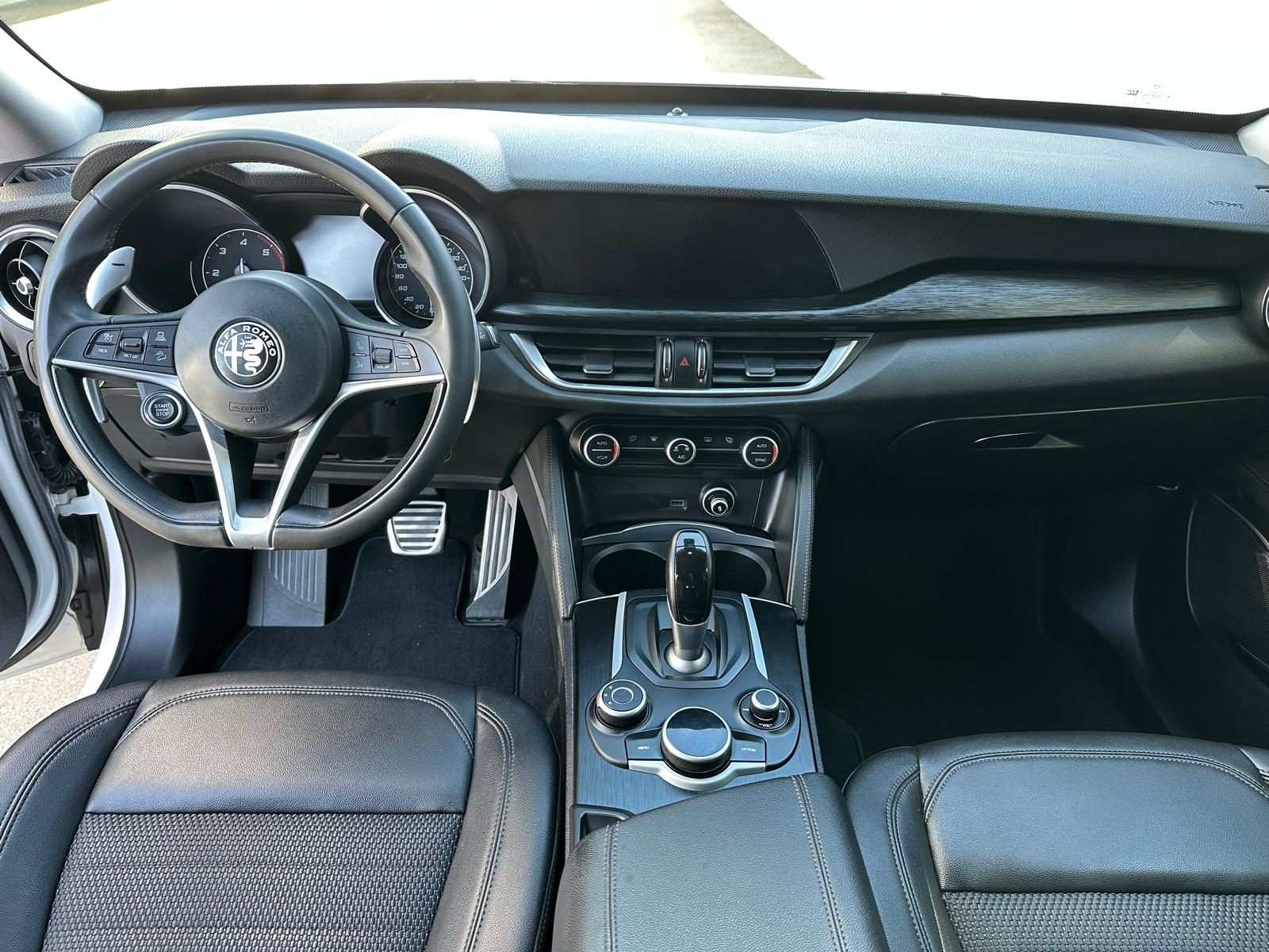 2018 Alfa Romeo Stelvio — fotografija 11