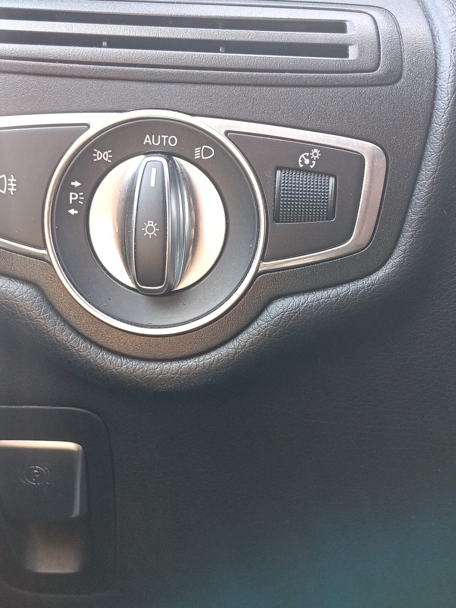 2023 Mercedes-Benz V-klasa — fotografija 17