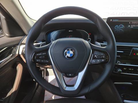 2022 BMW Serija 5 — sličica 12