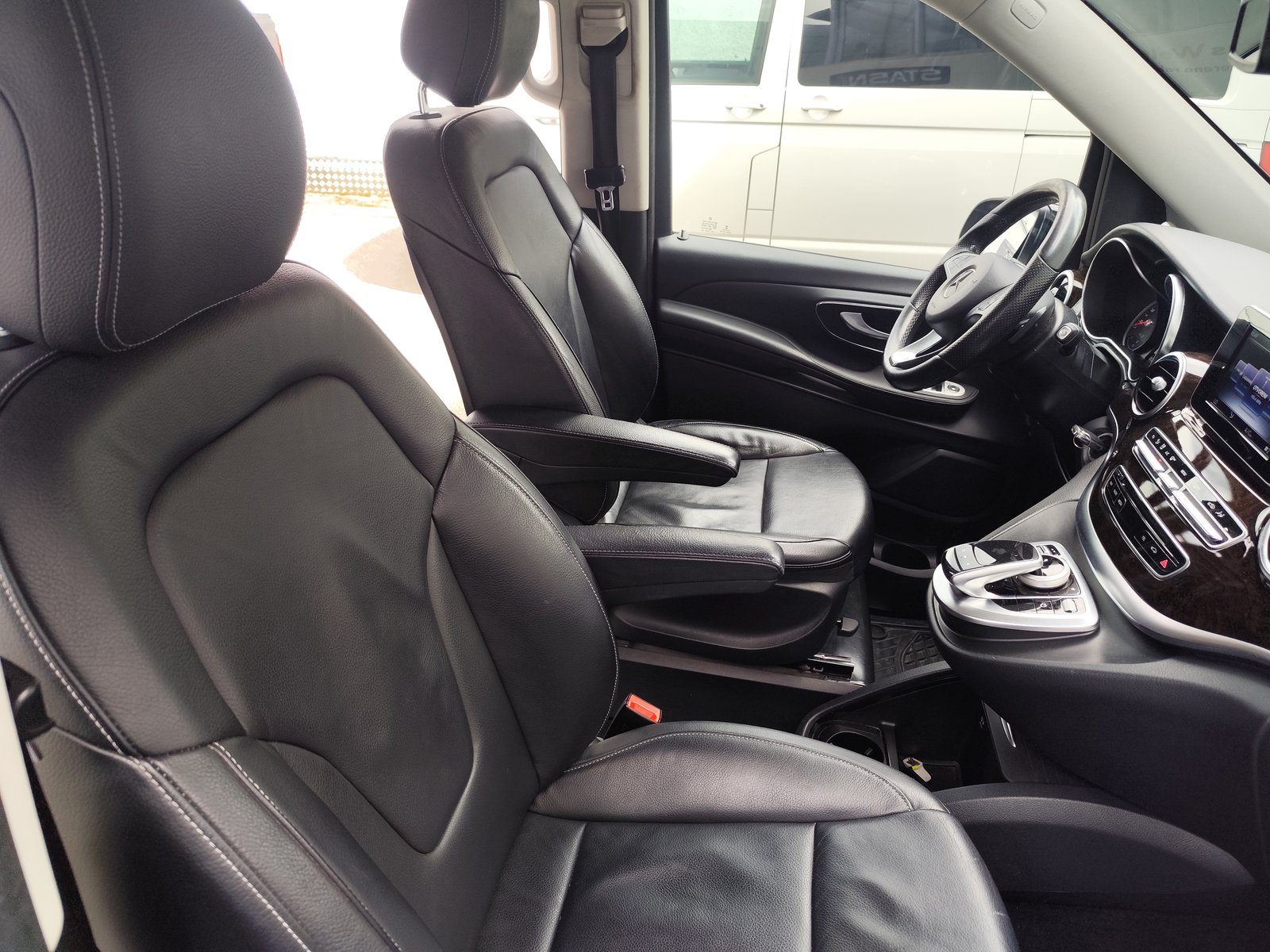 2017 Mercedes-Benz V-klasa — fotografija 14
