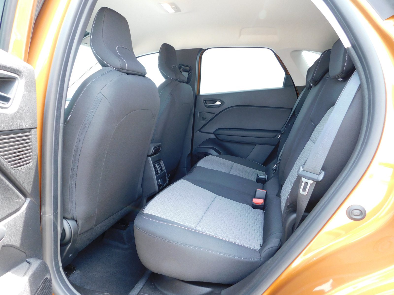 2022 Renault Captur — fotografija 11