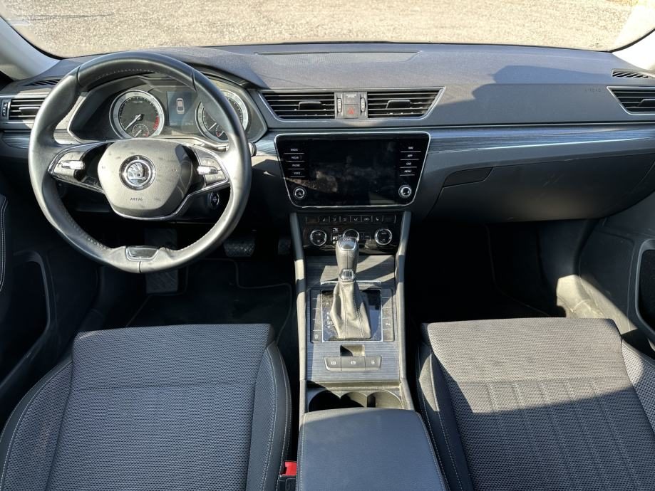 2021 Škoda Superb — fotografija 10