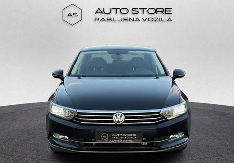2017 Volkswagen Passat Highline — sličica 16