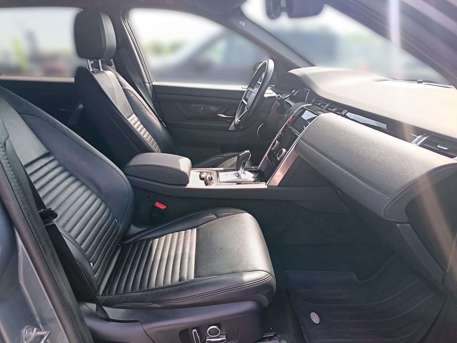 2021 Land Rover Discovery Sport — fotografija 24