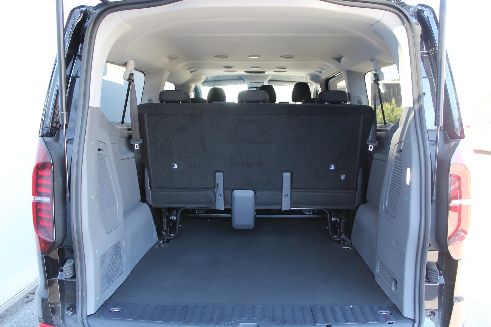 2026 Volkswagen Caravelle — fotografija 13