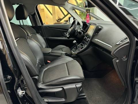 2017 Renault Scenic — sličica 18