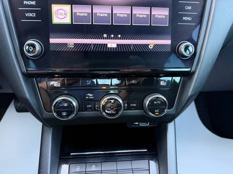 2019 Škoda Octavia — sličica 17
